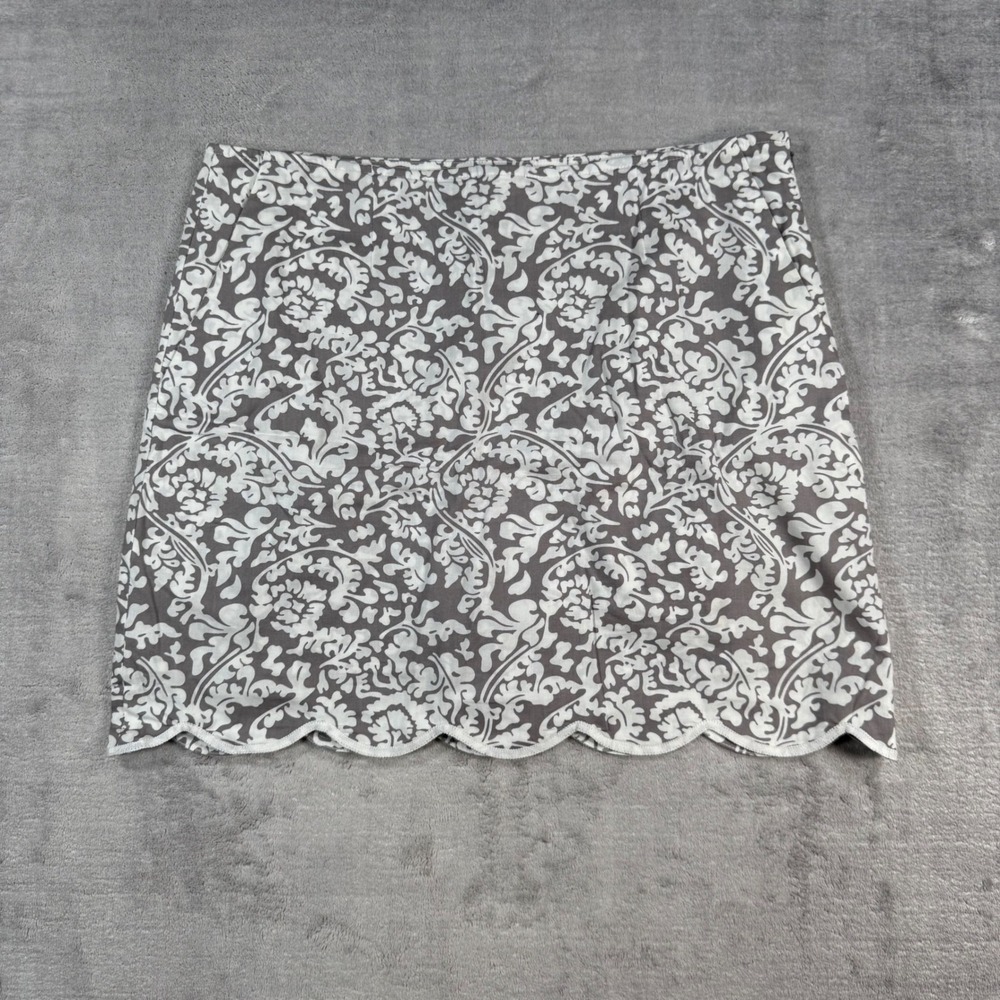 Golftini Dreamer Skort Womens 2 Grey White Scalloped Floral UPF 30 Golf Tennis